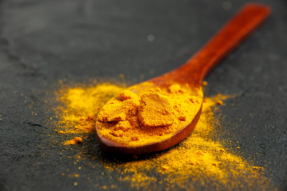 Curcuminoidi: benefici, proprietà e l'innovativo sistema di assorbimento di Curcuma Complex